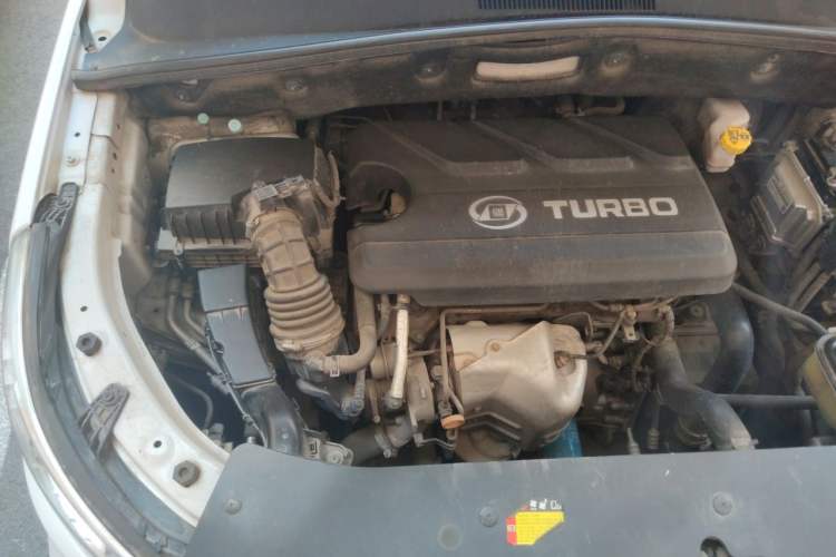Used Baojun 560 2017 1.5T DCT Prestige Edition Engine Bay Right