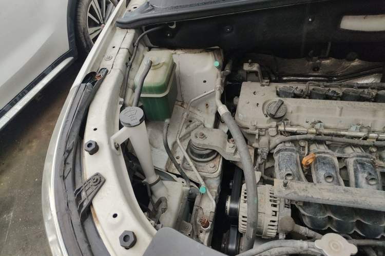 Used Baojun 560 2017 Rhythmic Edition 1.8L iAMT Prestige Model Engine Bay Right