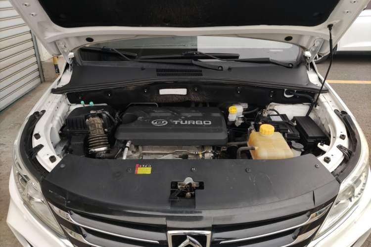 Used Baojun 560 2017 Rhythmic Edition 1.5T Manual Premium Model Engine Bay