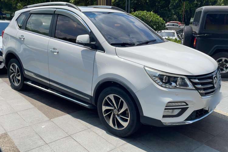 Used Baojun 560 2017 Rhythmic Edition 1.8L iAMT Prestige Model Exterior 2