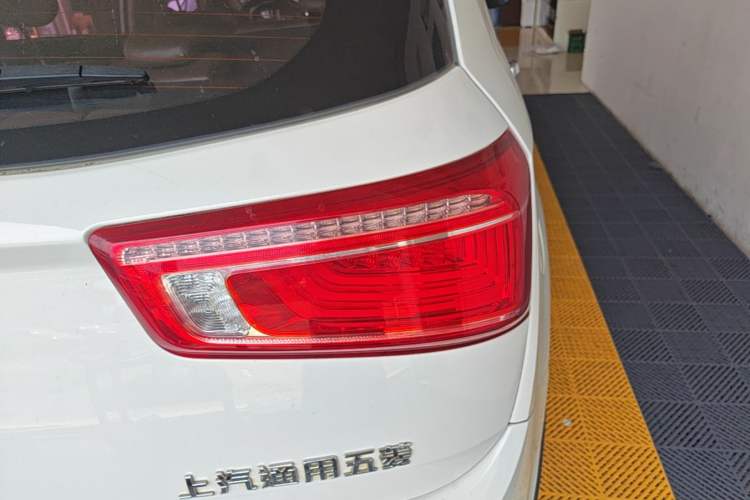 Used Baojun 560 2017 1.5T DCT Flagship Model 7 Seats Exterior 3