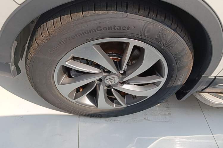 Used Baojun 560 2017 1.5T DCT Flagship Model 7 Seats Exterior 4