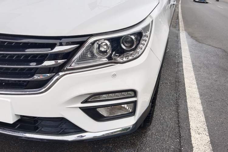 Used Baojun 560 2017 1.5T DCT Flagship Model Exterior 5