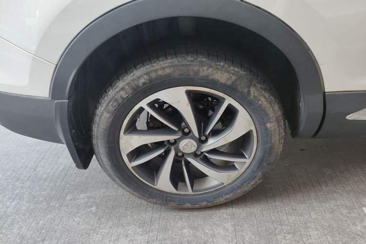 Used Baojun 560 2017 Rhythmic Edition 1.8L iAMT Prestige Model Exterior 5