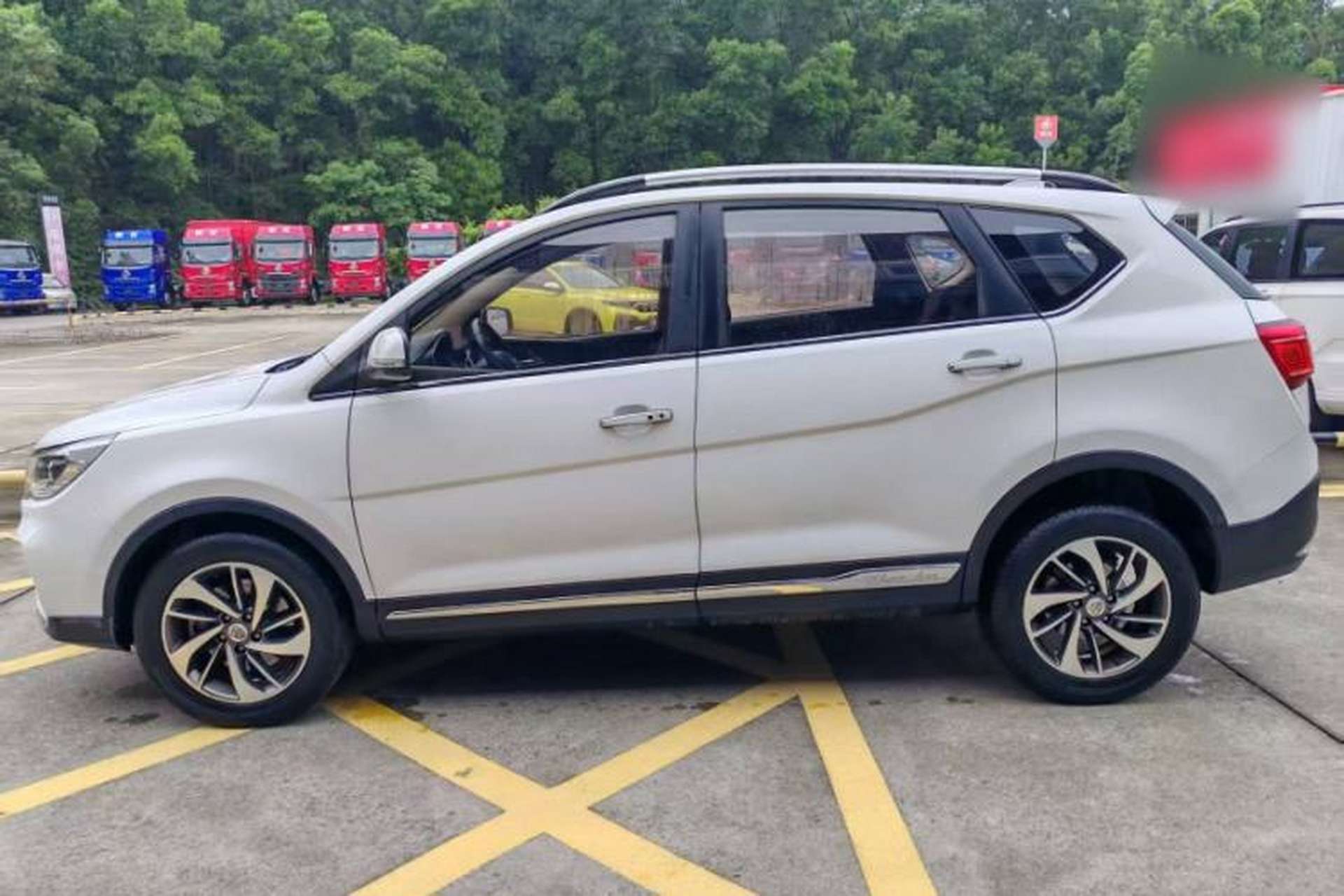 Used Baojun 560 2017 1.5T DCT Prestige Edition Exterior 6