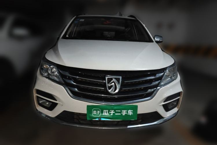 Used Baojun 560 2017 1.5T Manual Comfort Version 7 Seats Front