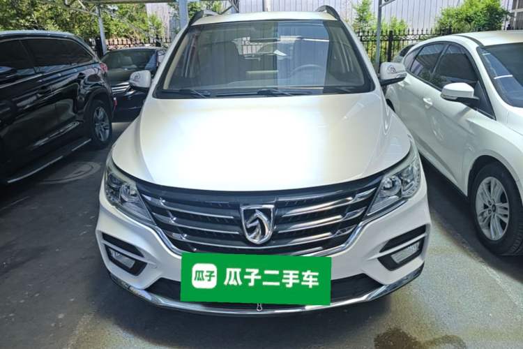 Used Baojun 560 2017 1.5T Manual Comfort Version 7 Seats Front