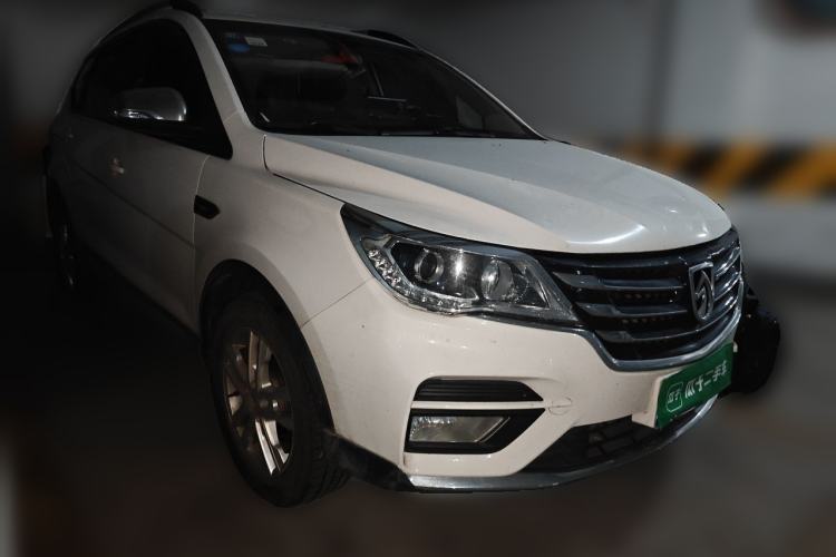 Used Baojun 560 2017 1.5T Manual Comfort Version 7 Seats Front Right 45 Deg