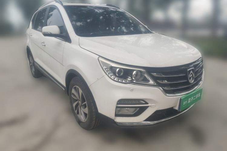 Used Baojun 560 2017 1.5T DCT Flagship Model 7 Seats Front Right 45 Deg