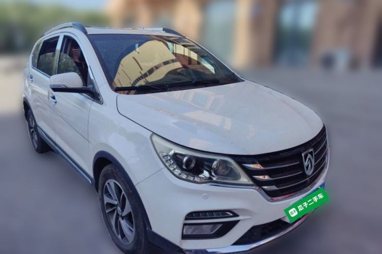 Used Baojun 560 2017 Rhythmic Edition 1.5T Manual Premium Model Front Right 45 Deg