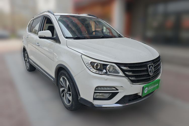 Used Baojun 560 2017 1.5T DCT Flagship Model 7 Seats Front Right 45 Deg