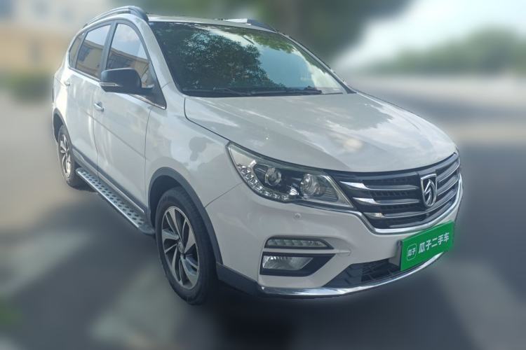 Used Baojun 560 2017 Rhythmic Edition 1.5T Manual Premium Model Front Right 45 Deg