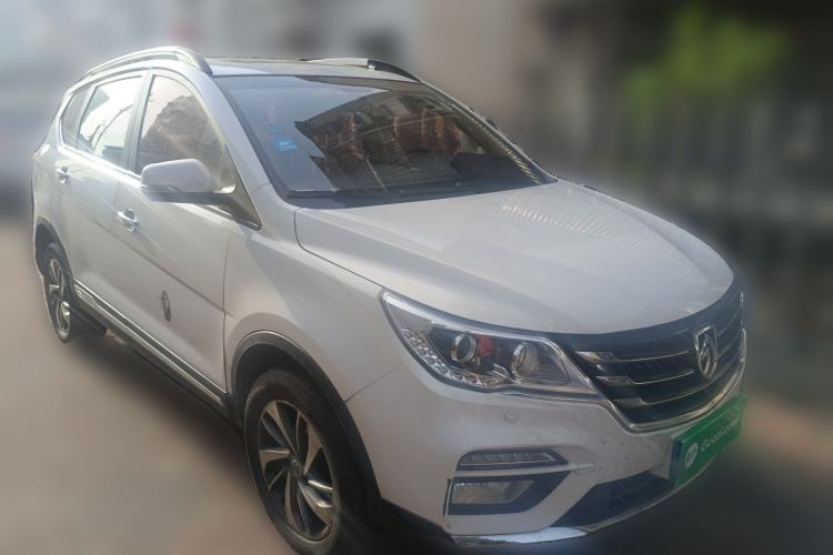 Used Baojun 560 2017 Rhythmic Edition 1.8L iAMT Prestige Model Front Right 45 Deg