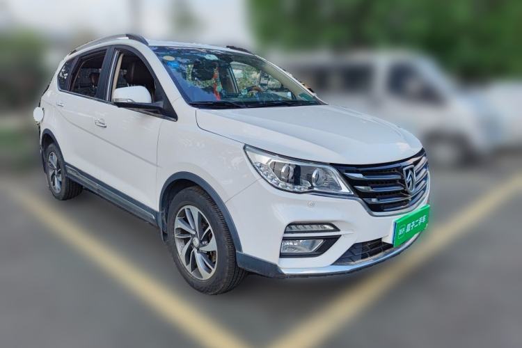 Used Baojun 560 2017 1.5T DCT Flagship Model 7 Seats Front Right 45 Deg