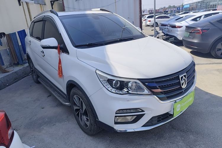 Used Baojun 560 2017 1.5T DCT Flagship Model 7 Seats Front Right 45 Deg