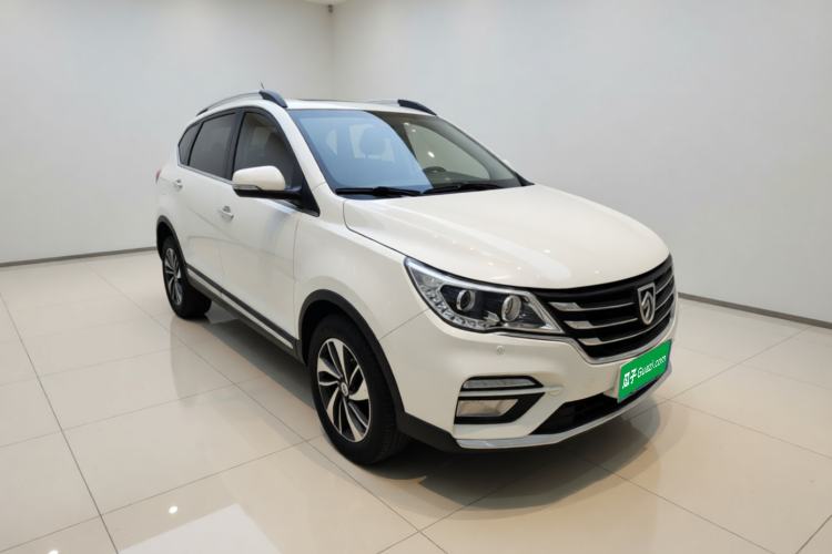 Used Baojun 560 2017 Rhythmic Edition 1.5T Manual Premium Model Front Right 45 Deg