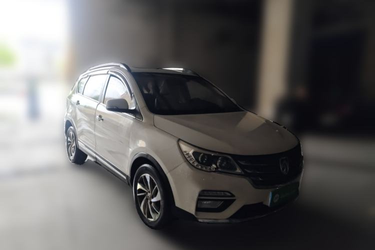 Used Baojun 560 2017 Rhythmic Edition 1.5T Manual Enjoyment Model Front Right 45 Deg