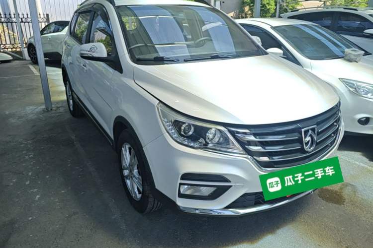 Used Baojun 560 2017 1.5T Manual Comfort Version 7 Seats Front Right 45 Deg