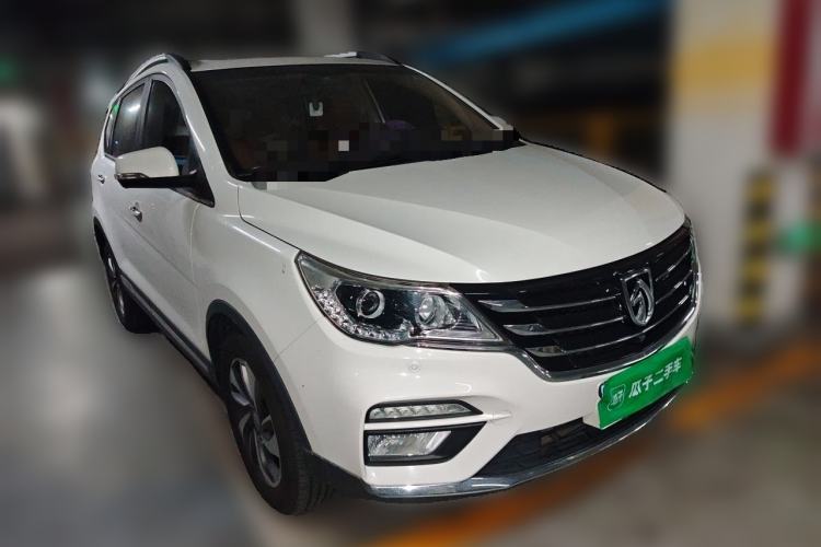 Used Baojun 560 2017 Rhythmic Edition 1.5T Manual Premium Model Front Right 45 Deg