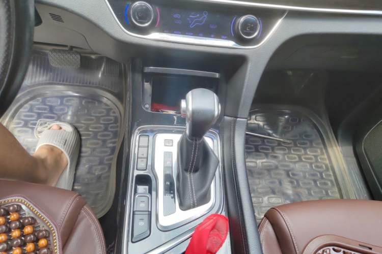 Used Baojun 560 2017 1.5T DCT Prestige Edition Gear Lever