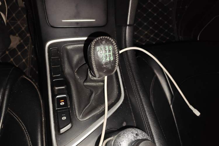 Used Baojun 560 2017 1.5T Manual Comfort Version 7 Seats Gear Lever