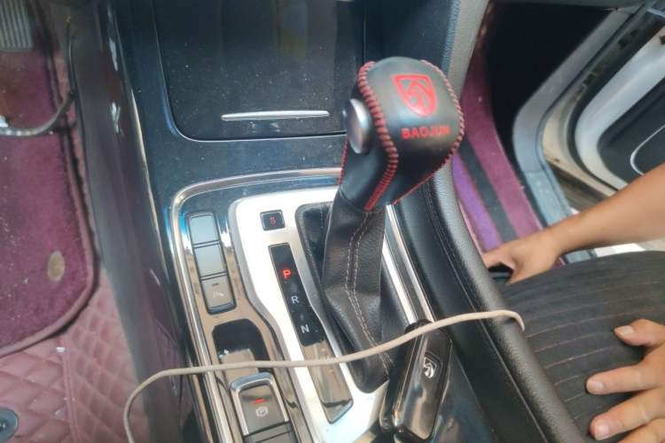 Used Baojun 560 2017 1.5T DCT Prestige Edition Gear Lever