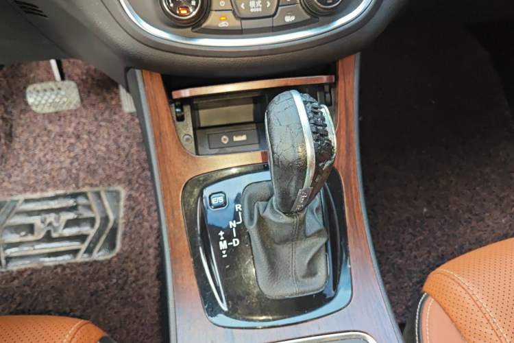 Used Baojun 560 2017 Rhythmic Edition 1.8L iAMT Prestige Model Gear Lever