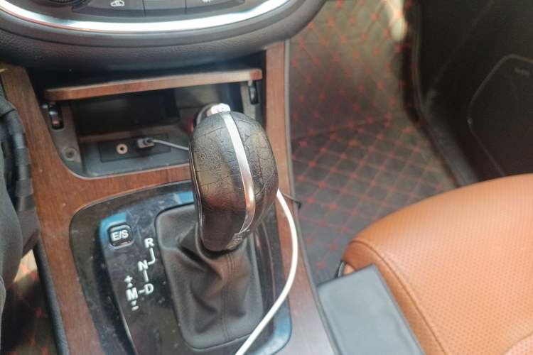 Used Baojun 560 2017 Rhythmic Edition 1.8L iAMT Prestige Model Gear Lever