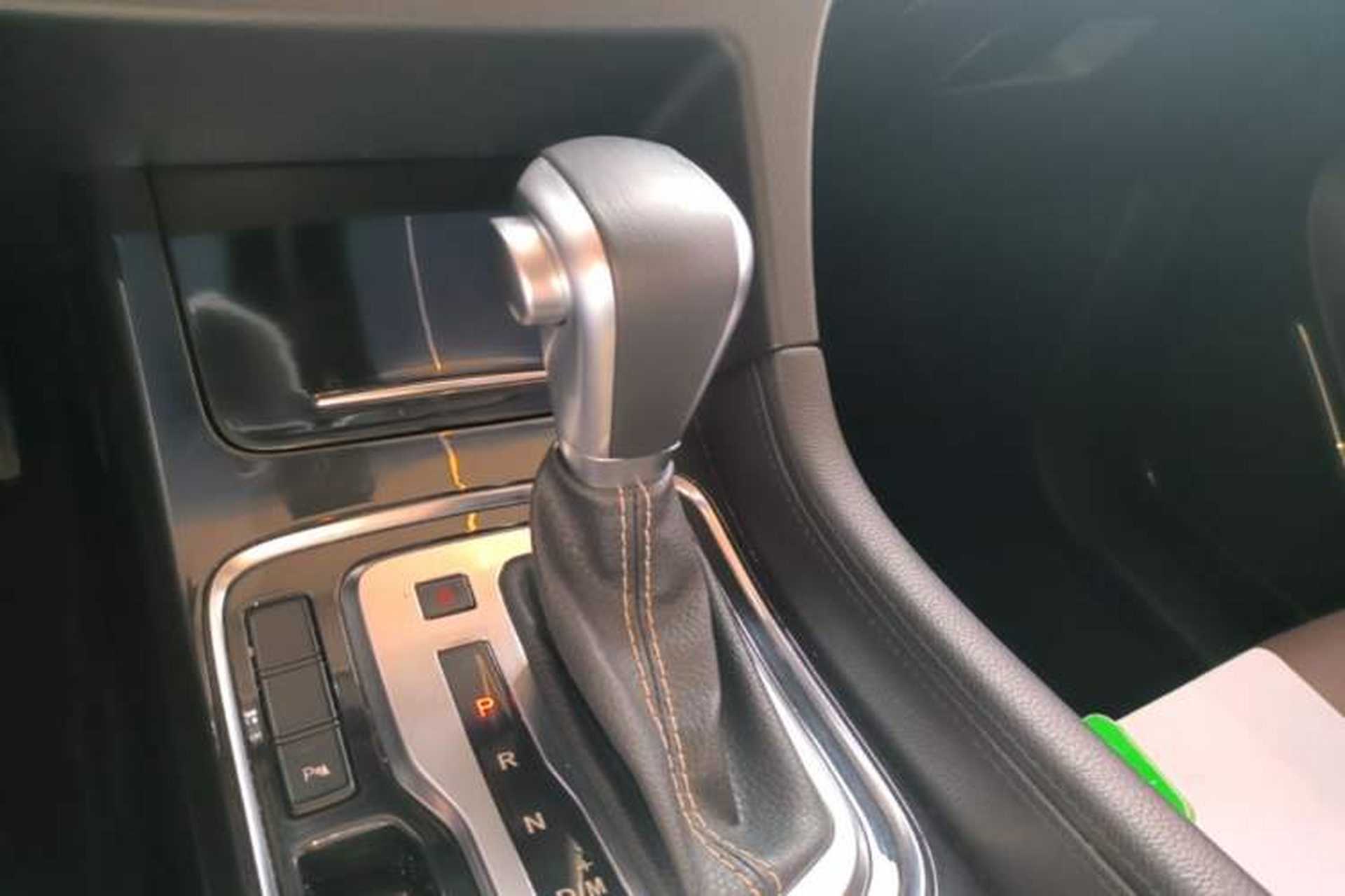 Used Baojun 560 2017 1.5T DCT Prestige Edition Gear Lever