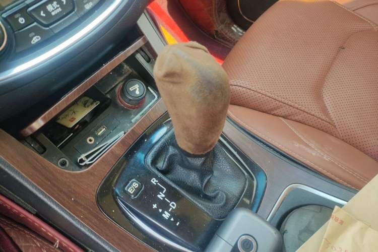 Used Baojun 560 2017 Rhythmic Edition 1.8L iAMT Prestige Model Gear Lever