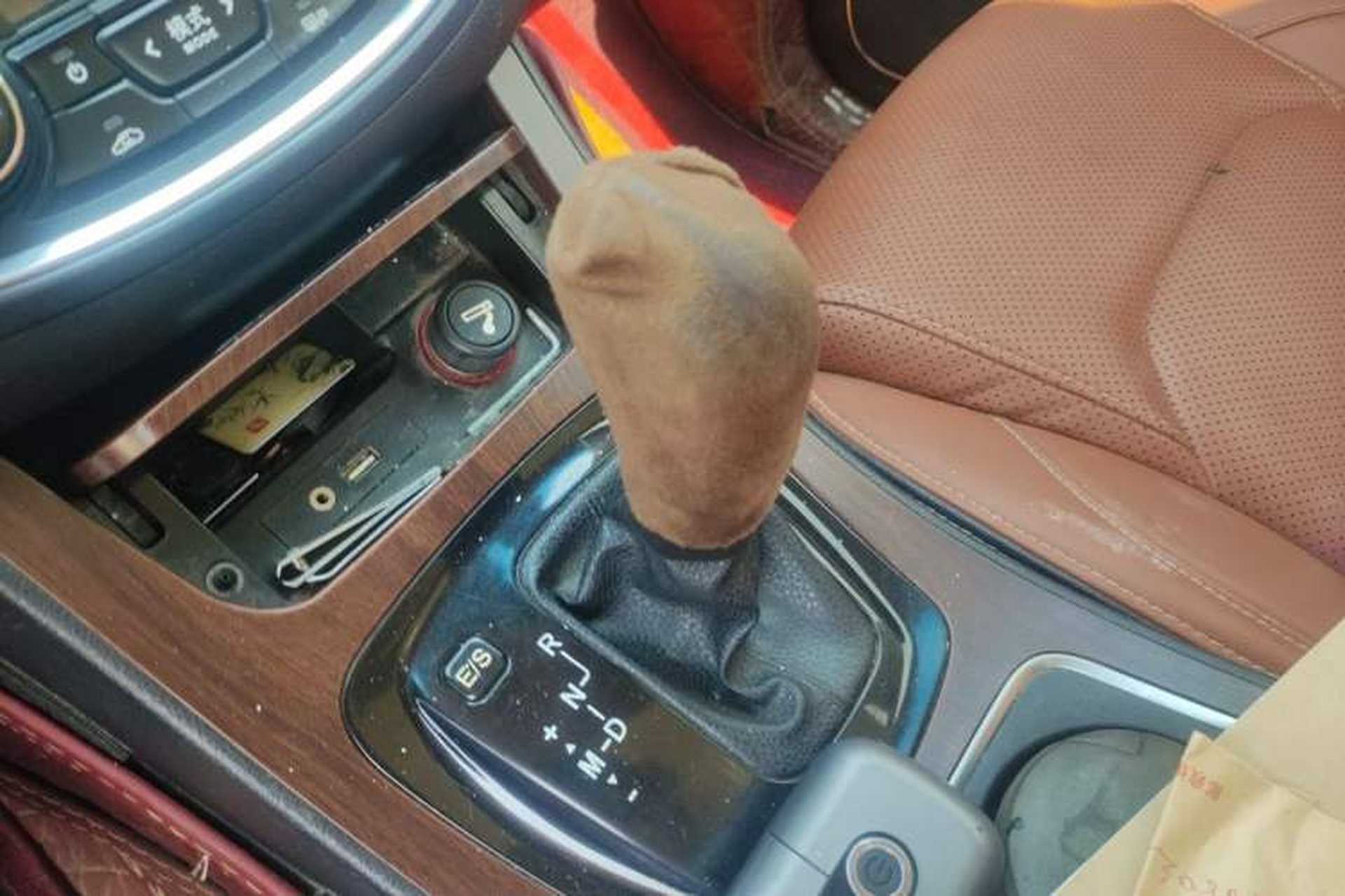 Used Baojun 560 2017 Rhythmic Edition 1.8L iAMT Prestige Model Gear Lever