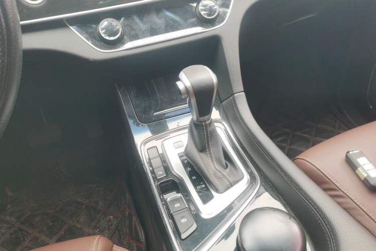 Used Baojun 560 2017 1.5T DCT Flagship Model Gear Lever