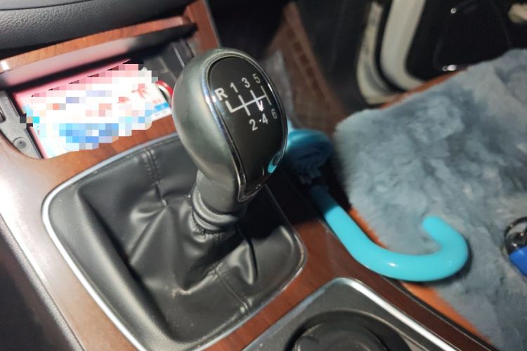 Used Baojun 560 2017 Rhythmic Edition 1.5T Manual Premium Model Gear Lever