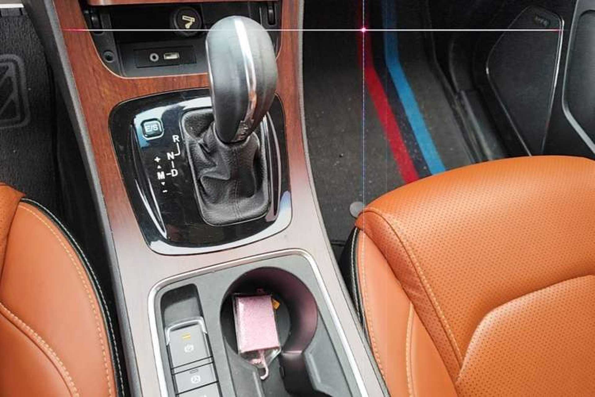 Used Baojun 560 2017 Rhythmic Edition 1.8L iAMT Prestige Model Gear Lever
