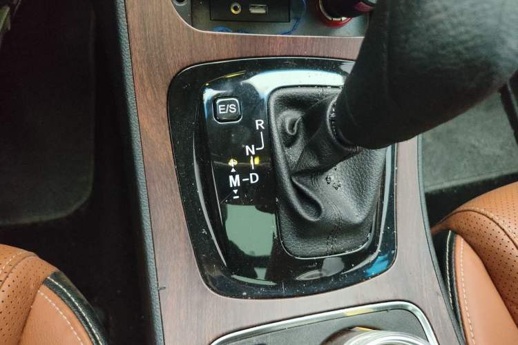 Used Baojun 560 2017 Rhythmic Edition 1.8L iAMT Prestige Model Gear Lever
