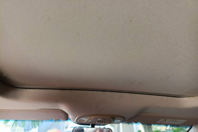 Used Baojun 560 2017 Rhythmic Edition 1.8L iAMT Prestige Model Headliner
