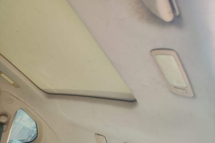 Used Baojun 560 2017 Rhythmic Edition 1.8L iAMT Prestige Model Headliner