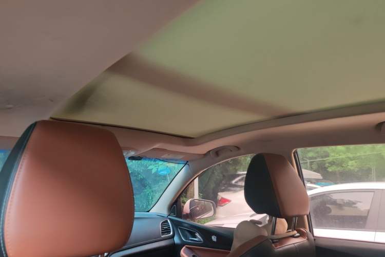 Used Baojun 560 2017 Rhythmic Edition 1.8L iAMT Prestige Model Headliner
