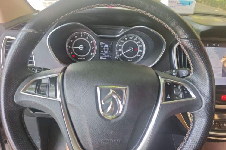 Used Baojun 560 2017 Rhythmic Edition 1.5T Manual Premium Model Instrument Cluster