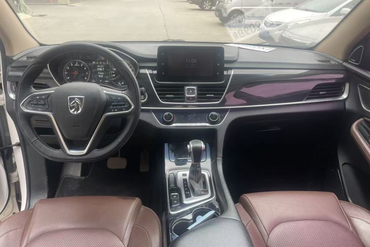 Used Baojun 560 2017 1.5T DCT Flagship Model Interior 1