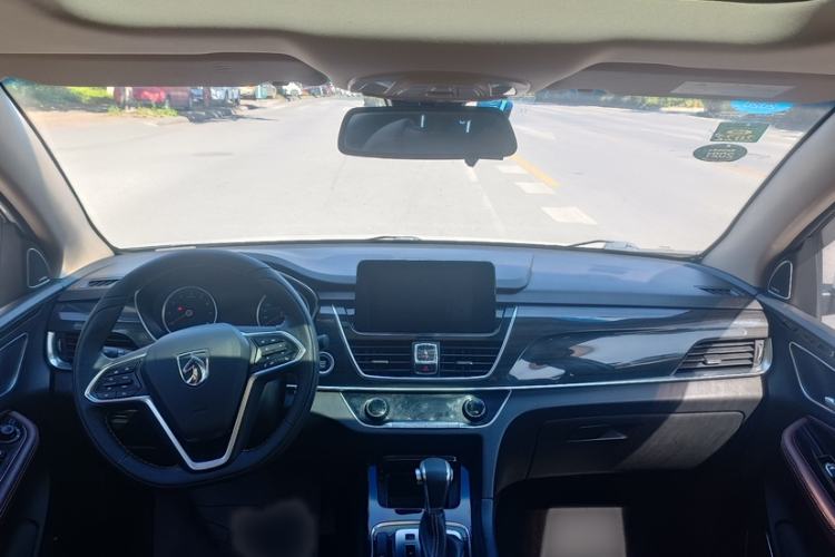 Used Baojun 560 2017 1.5T DCT Flagship Model Interior 1