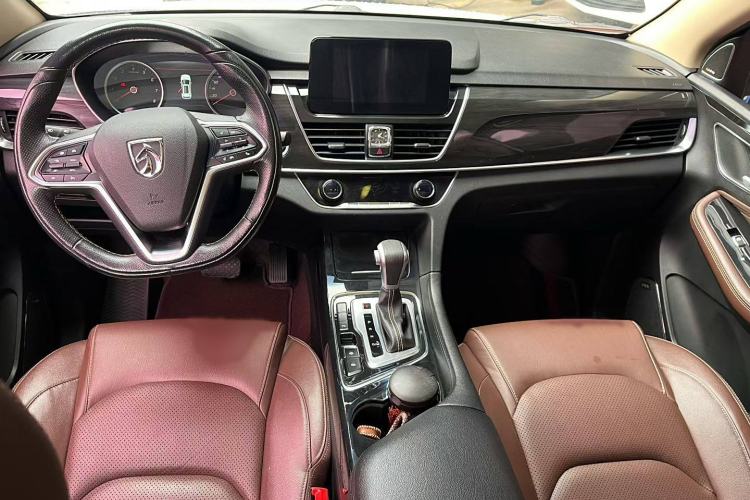 Used Baojun 560 2017 1.5T DCT Flagship Model Interior 1