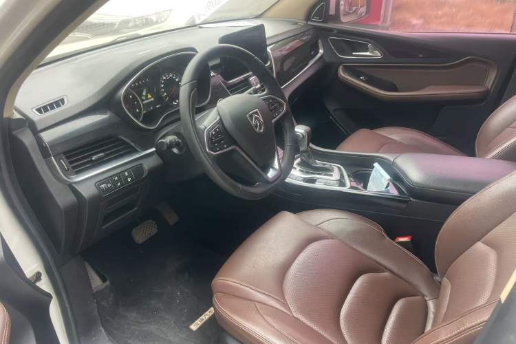 Used Baojun 560 2017 1.5T DCT Flagship Model Interior 2