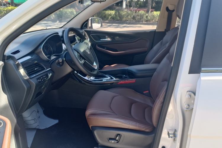 Used Baojun 560 2017 1.5T DCT Flagship Model Interior 2