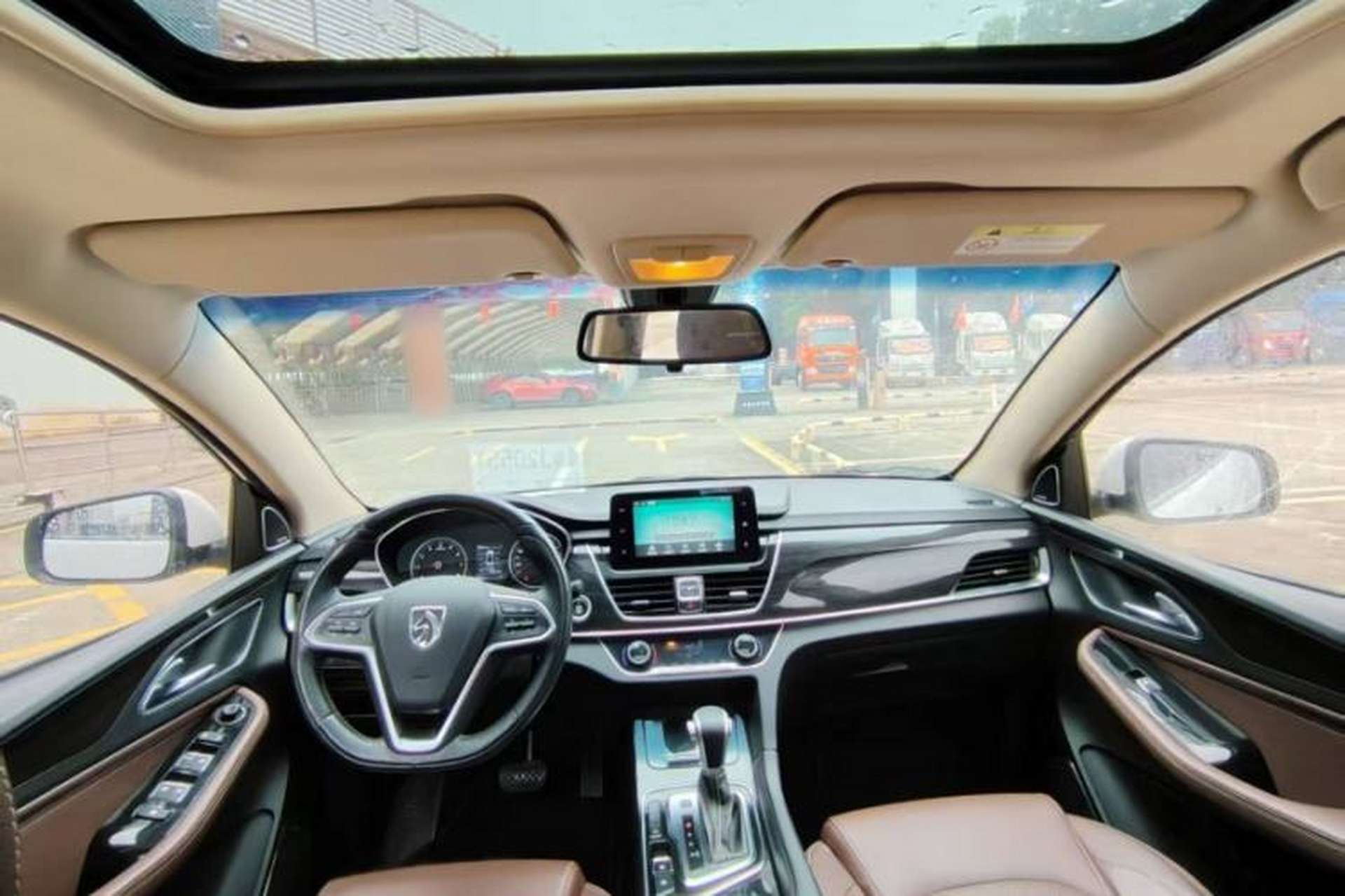 Used Baojun 560 2017 1.5T DCT Prestige Edition Interior 3