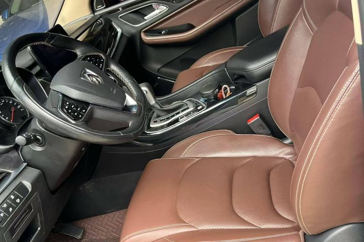 Used Baojun 560 2017 1.5T DCT Flagship Model Interior 3