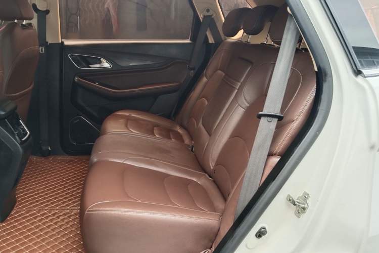 Used Baojun 560 2017 1.5T DCT Flagship Model Interior 7