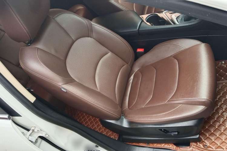 Used Baojun 560 2017 1.5T DCT Flagship Model Interior 9