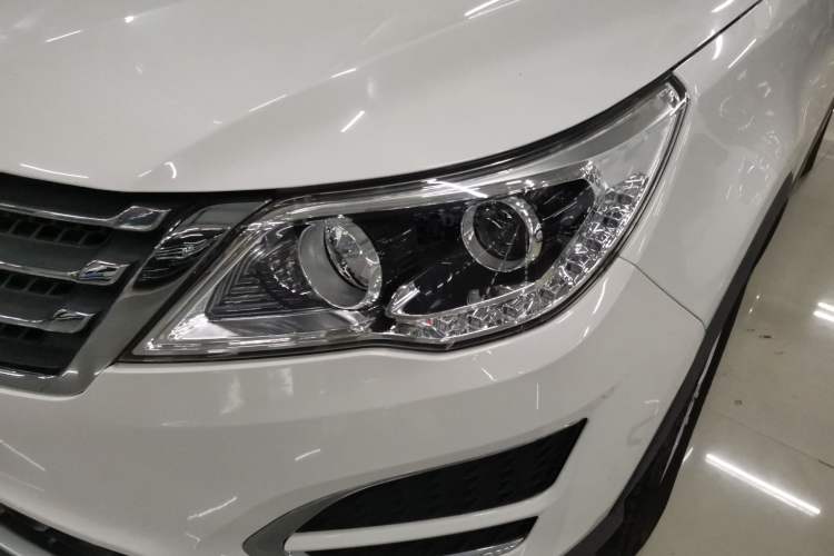 Used Baojun 560 2017 1.8L iAMT Comfort Model Left Front Headlight