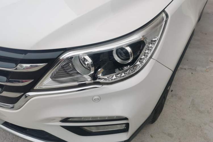Used Baojun 560 2017 1.5T DCT Flagship Model Left Front Headlight